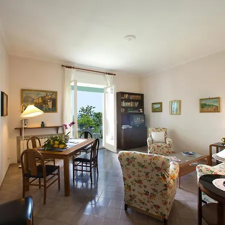 Donna Elisa Apartment *